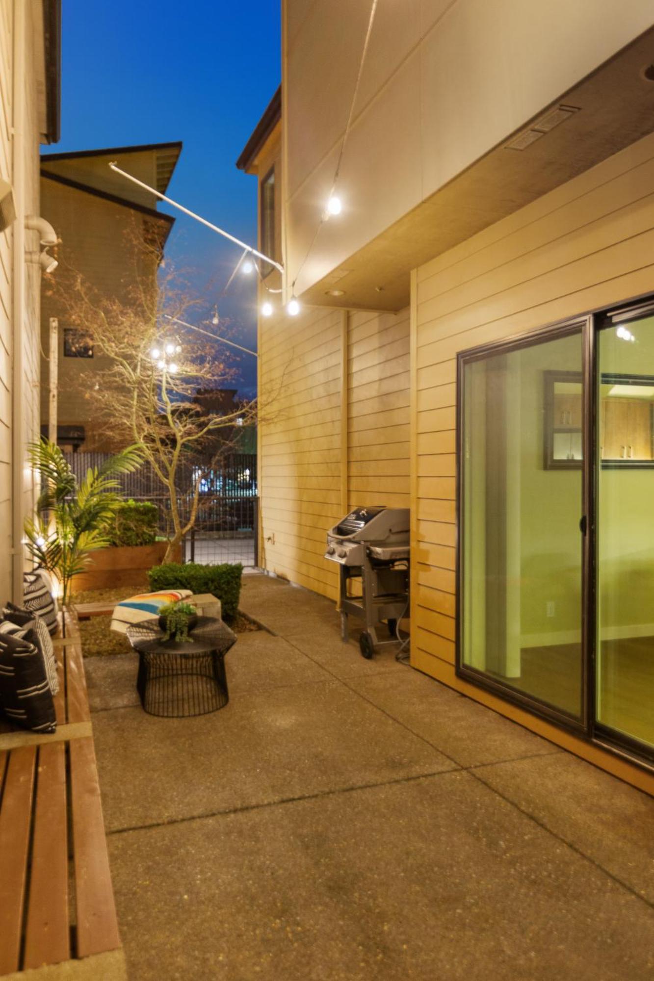 Вилла The Pendleton - Walkable - Arcade Loft - Modern- Light & Bright Юджин Экстерьер фото